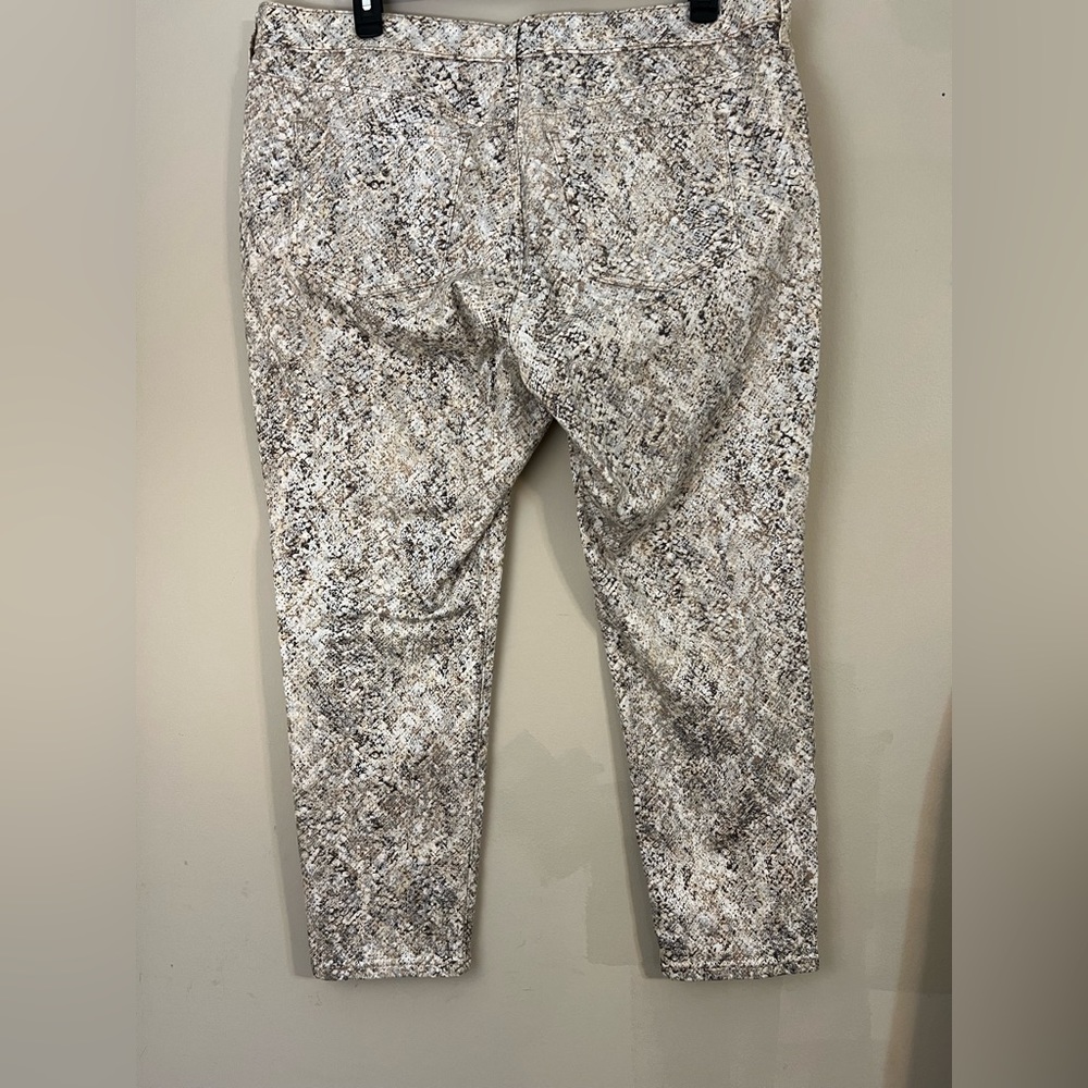 Express Pattern Jeans - image 3